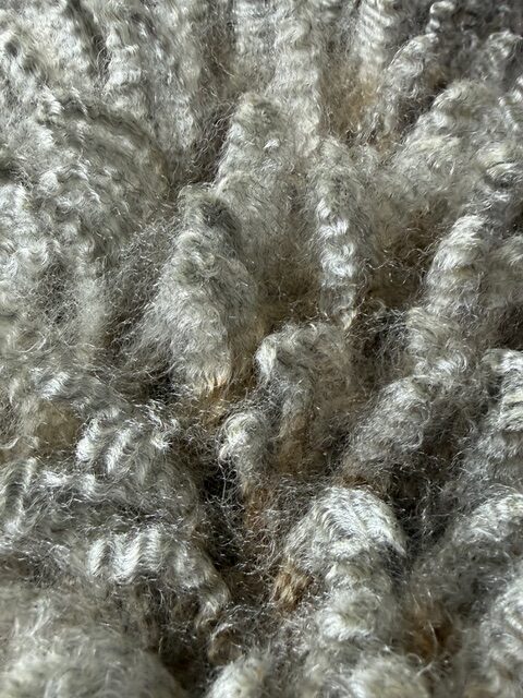 Opal: Grey Romney Raw Fleece - Image 4
